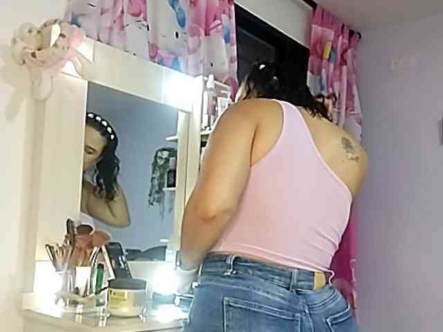 HollyTegan webcam