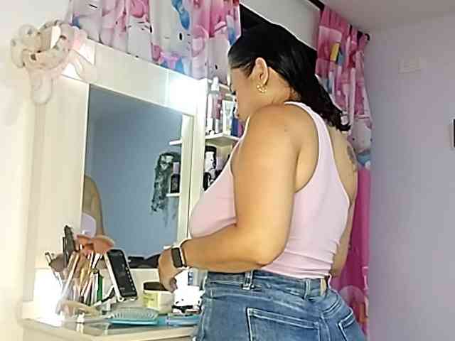 HollyTegan webcam