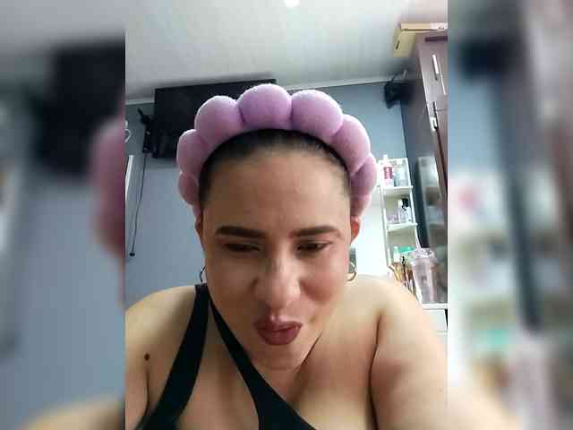 HollyTegan webcam