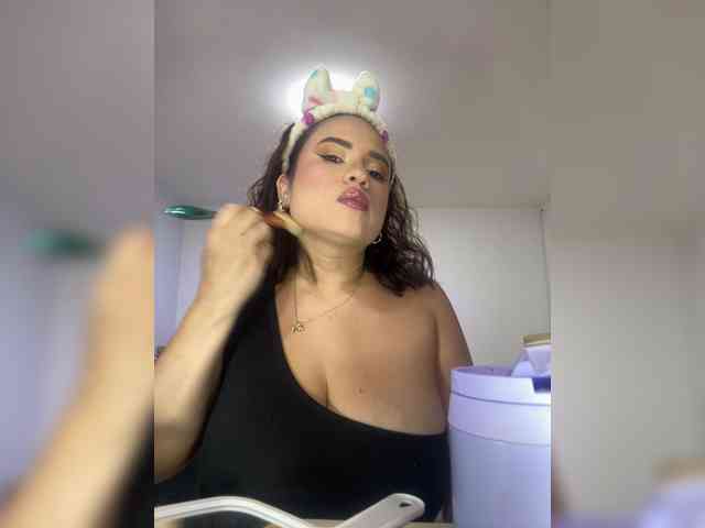 HollyTegan webcam