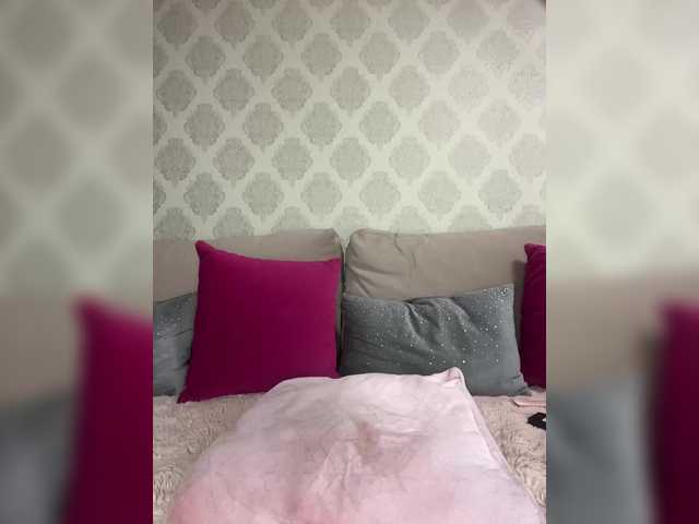le modèle PATRICIA555 est en webcam porno dans un show sur le site bongacams, il possède les tags suivants: White/Caucasian,Blonde,Trimmed