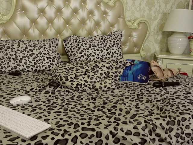 go to chat with CarmellaAngel