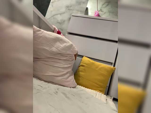 AlenaRai live cam preview