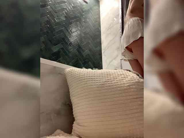 LoveLama Sex Cam Show
