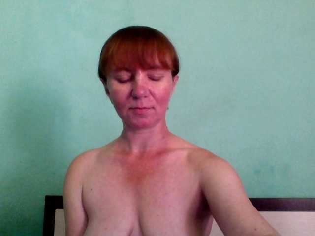 le modèle Vredina_Ksu est en webcam porno dans un show sur le site bongacams, il possède les tags suivants: White/Caucasian,Redhead,Shaved