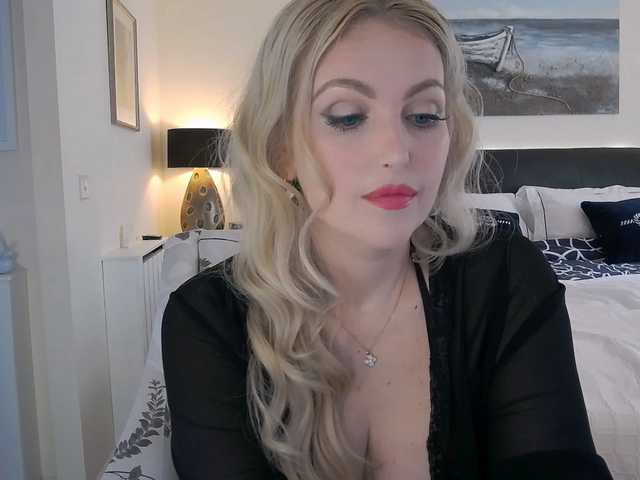 DeliciousAlba's BongaCams show and profile