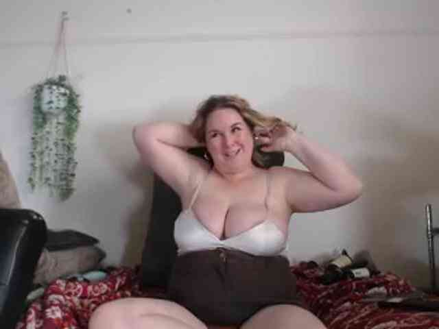 titanic-tits's live room