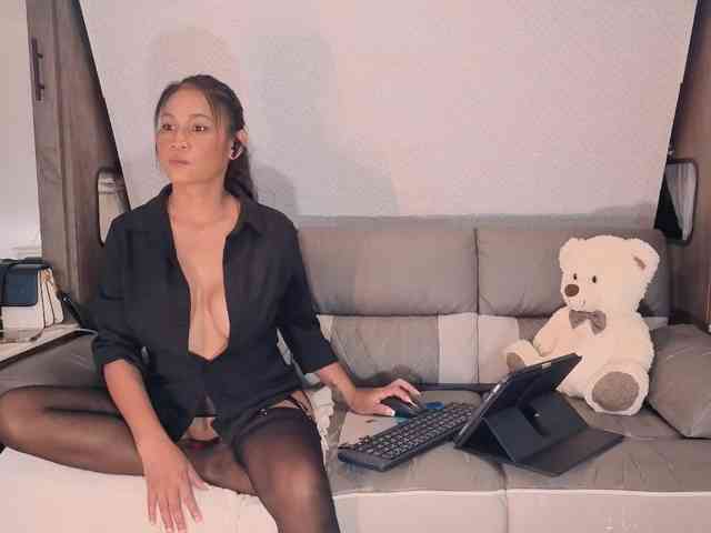 Beebeethai Live Webcam on BongaCams