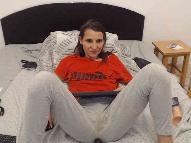 Modèle: cumpussywet