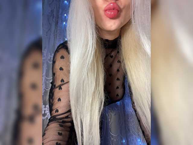 Emiliiaaa live cam on BongaCams