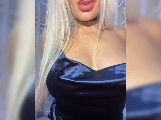 Emiliiaaa live cam on BongaCams