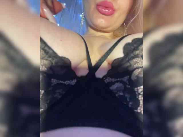 Emiliiaaa Sex Cam Show
