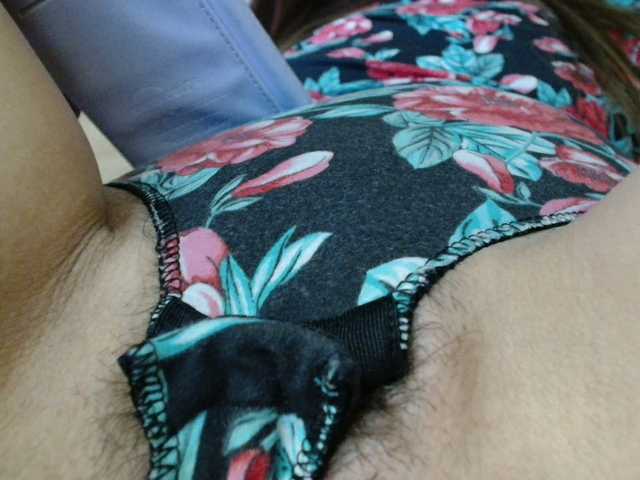TvoyaIgrushka live cam on BongaCams