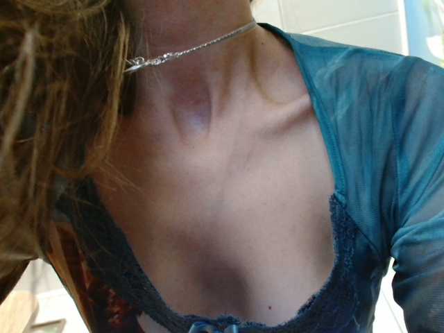 TvoyaIgrushka live cam on BongaCams