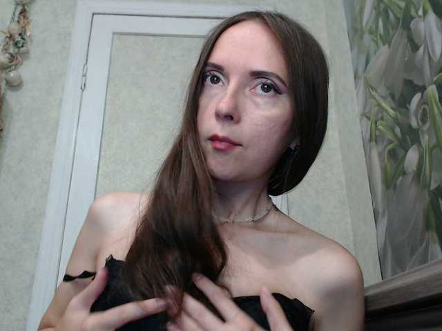TvoyaIgrushka live cam on BongaCams