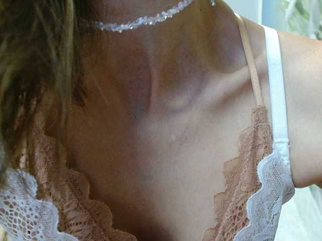 TvoyaIgrushka live cam on BongaCams