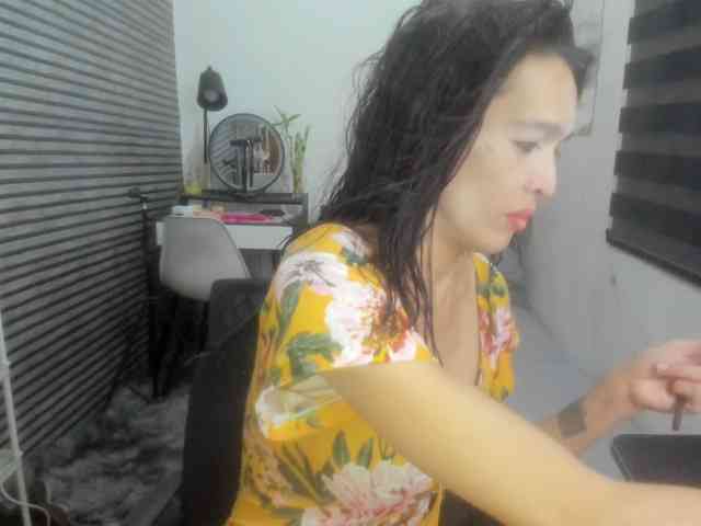 Aruray Live Webcam on BongaCams