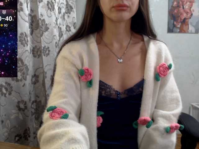 Lapochka2 live cam on BongaCams