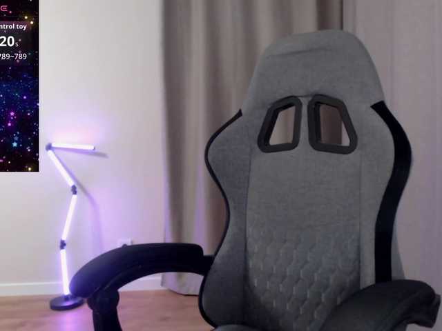 Lapochka2 live cam on BongaCams
