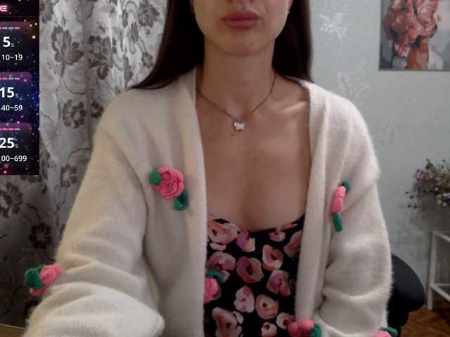 Lapochka2 live cam on BongaCams