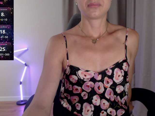 Lapochka2 live cam on BongaCams