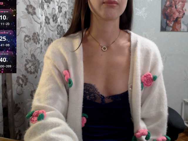 Lapochka2 live cam on BongaCams