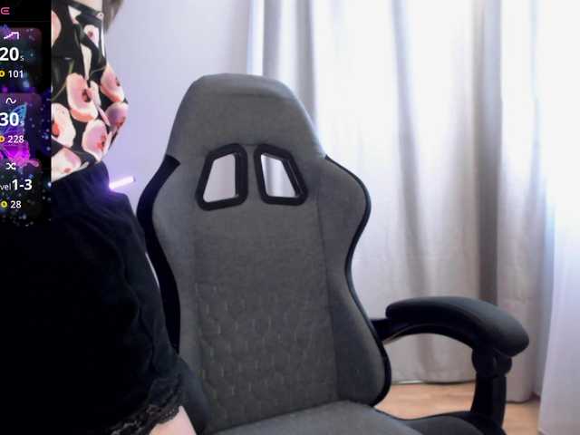 Lapochka2 live cam on BongaCams