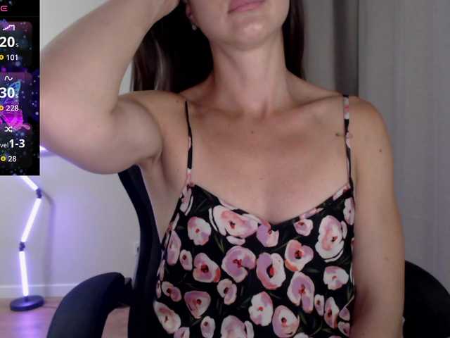 Lapochka2 live cam on BongaCams
