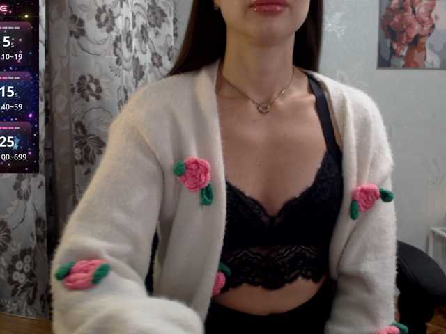 Lapochka2 live cam on BongaCams