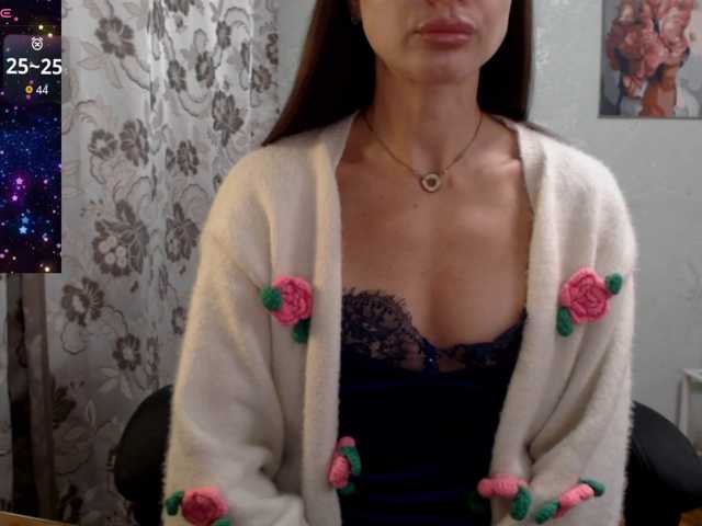 Lapochka2 live cam on BongaCams