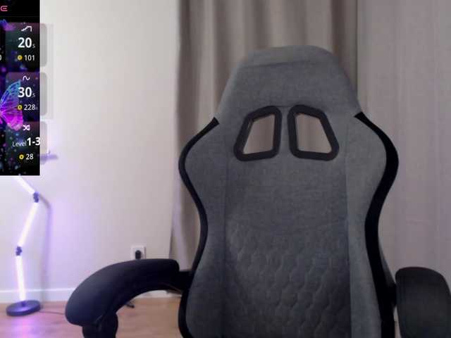 Lapochka2 live cam on BongaCams
