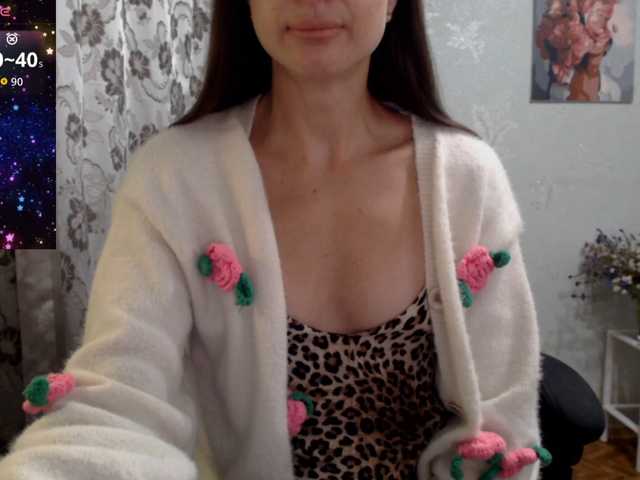 Lapochka2 live cam on BongaCams