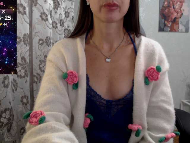 Lapochka2 live cam on BongaCams