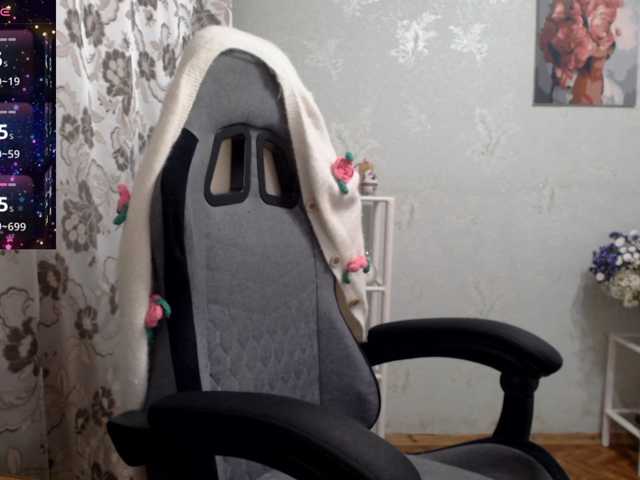 Lapochka2 live cam on BongaCams