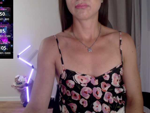 Lapochka2 live cam on BongaCams