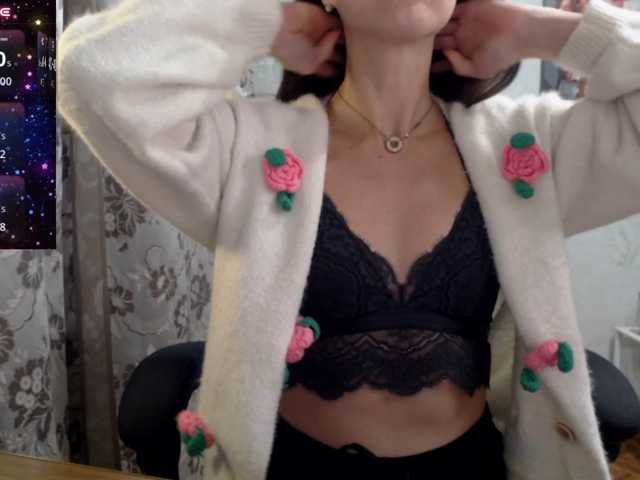 Lapochka2 live cam on BongaCams