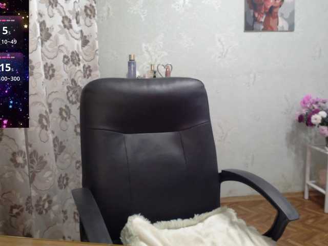 Lapochka2 live cam on BongaCams