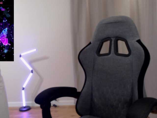 Lapochka2 live cam on BongaCams