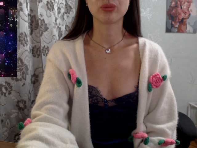 Lapochka2 live cam on BongaCams