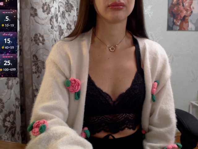 Lapochka2 live cam on BongaCams