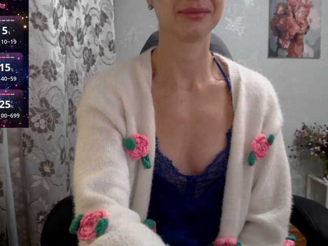 Lapochka2 live cam on BongaCams