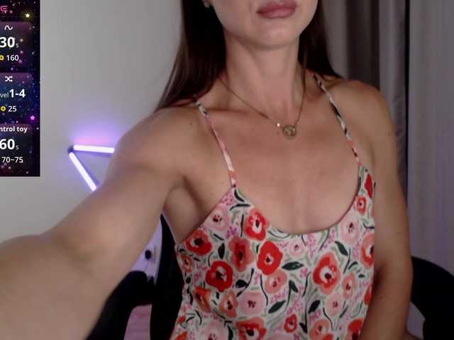 Lapochka2 live cam on BongaCams