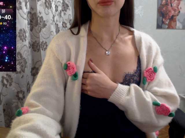 Lapochka2 live cam on BongaCams