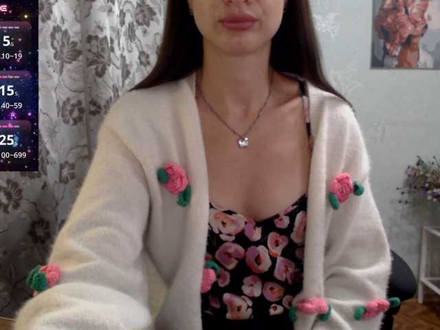 Lapochka2 live cam on BongaCams