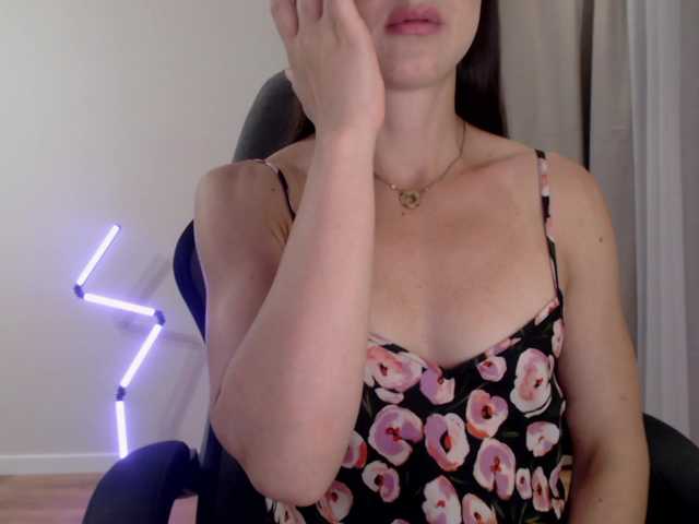 Lapochka2 live cam on BongaCams