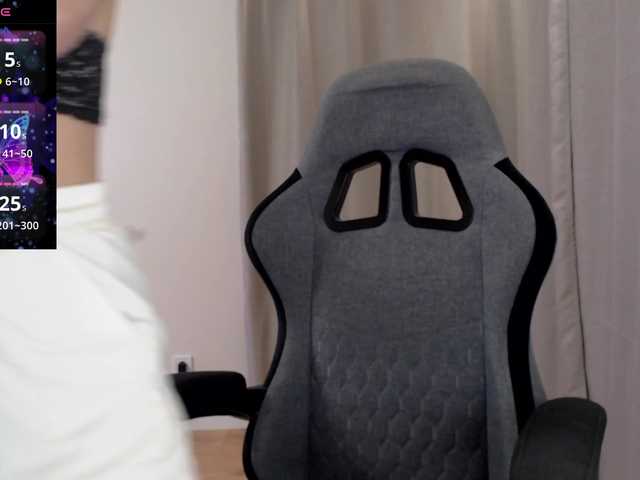 Lapochka2 live cam on BongaCams