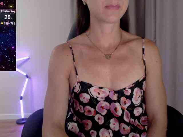 Lapochka2 Live Webcam on BongaCams
