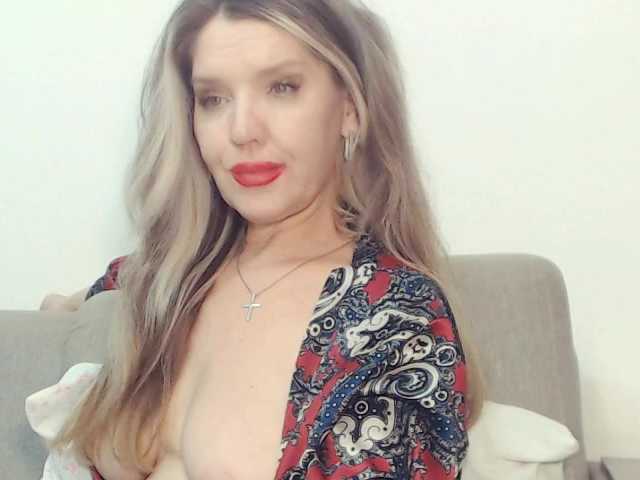 Drakulaura1 live cam on BongaCams