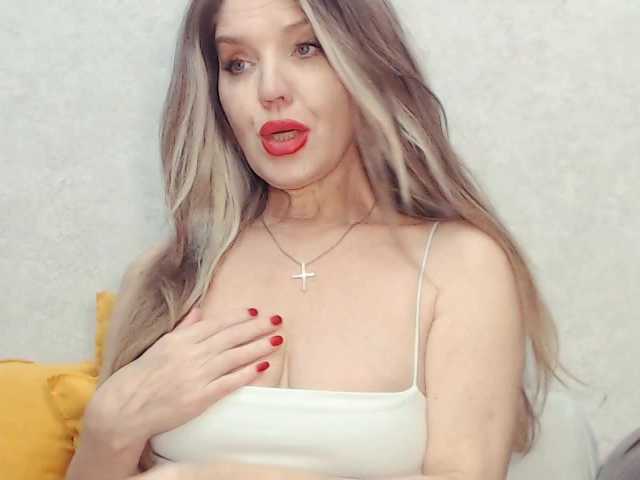 Drakulaura1 live cam on BongaCams