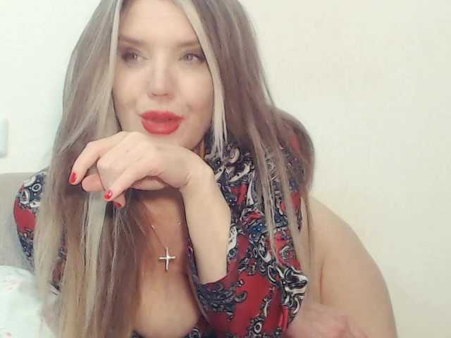 Drakulaura1's BongaCams show and profile